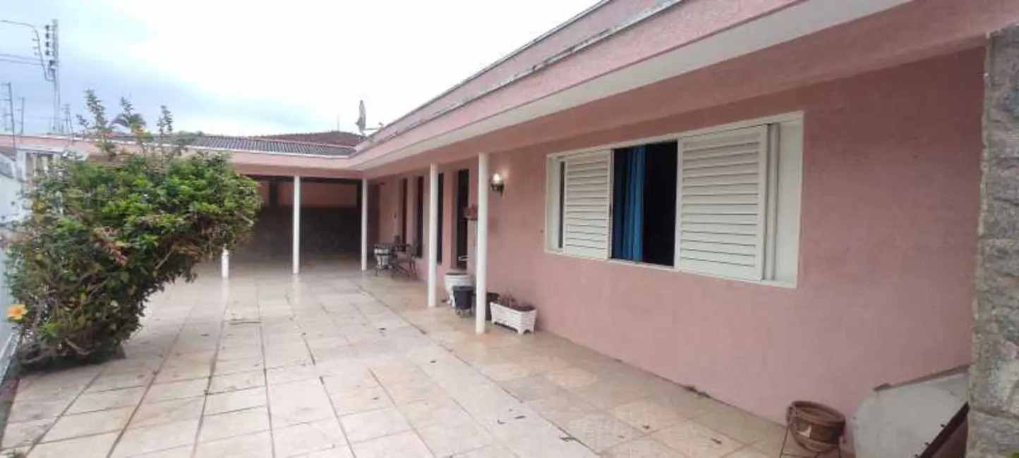 Foto 2 de Casa com 4 quartos à venda, 356m2 em Pocos De Caldas - MG