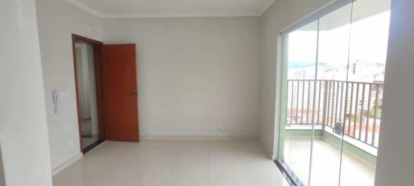 Apartamento com 3 quartos para alugar, 120m2 em Pocos De Caldas - MG - imagem 6 Foto 6 de Apartamento com 3 quartos para alugar, 120m2 em Pocos De Caldas - MG