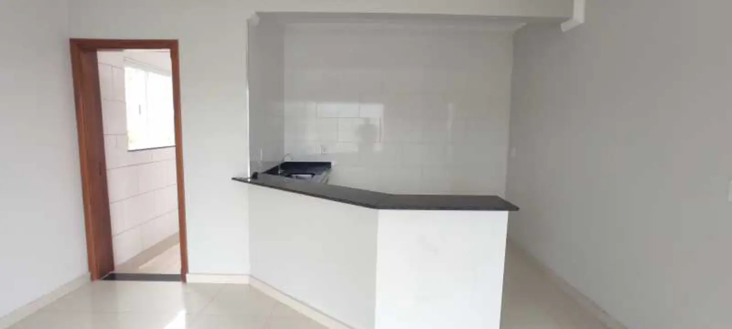 Apartamento com 3 quartos para alugar, 120m2 em Pocos De Caldas - MG - imagem 3 Foto 3 de Apartamento com 3 quartos para alugar, 120m2 em Pocos De Caldas - MG