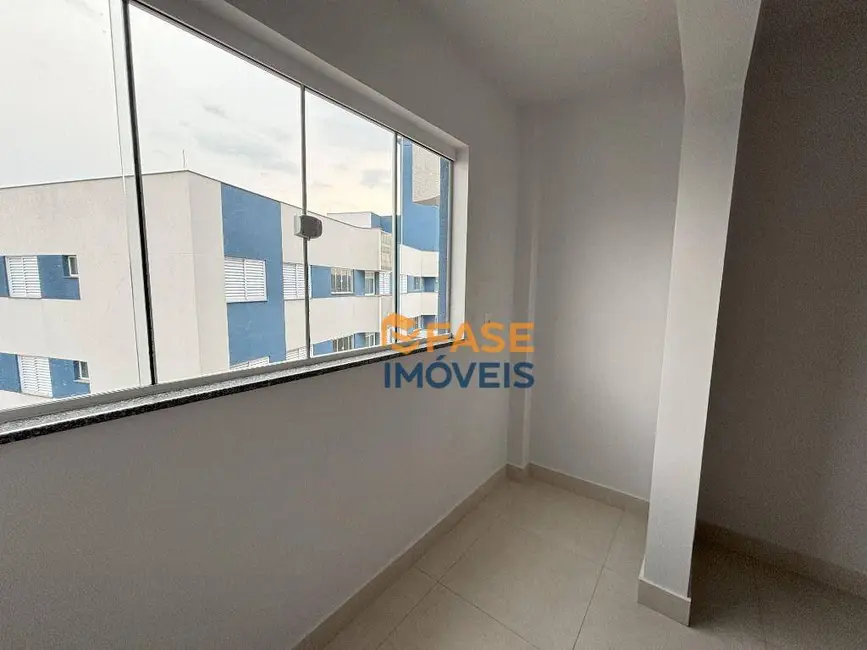 Foto 4 de Apartamento com 3 quartos à venda, 79m2 em Rio Maina, Criciuma - SC