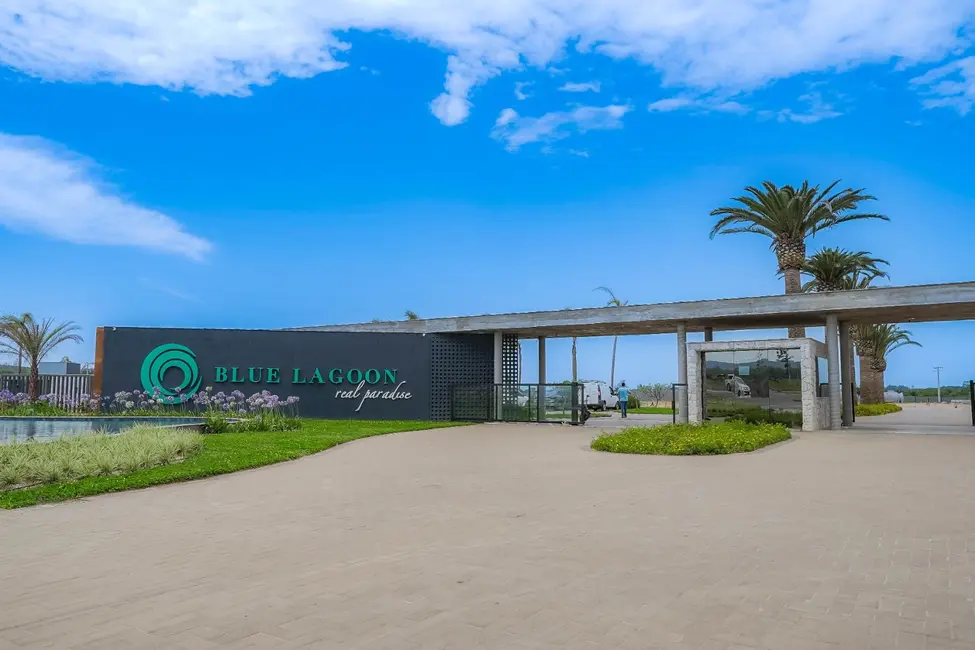 Foto 1 de Terreno / Lote à venda, 559m2 em Balneario Rincao - SC
