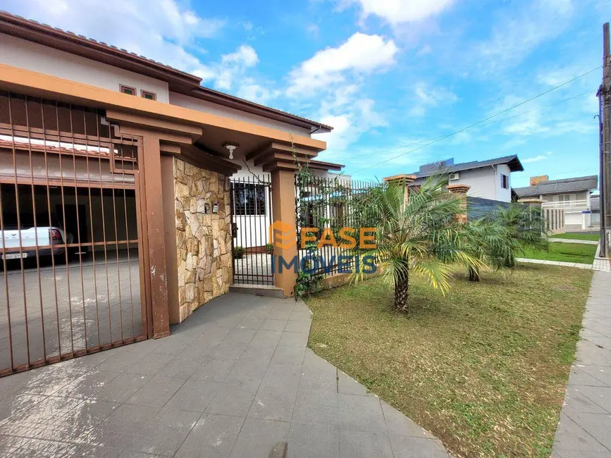 Foto 2 de Casa com 5 quartos à venda, 400m2 em Santo Antônio, Criciuma - SC