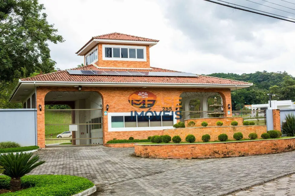 Foto 1 de Terreno / Lote à venda, 530m2 em São Simão, Criciuma - SC