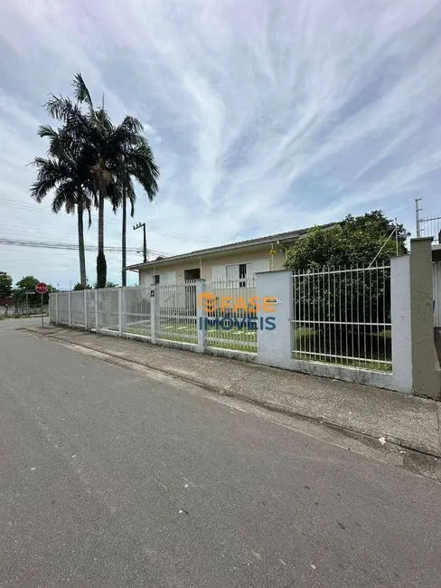 Foto 2 de Casa com 3 quartos à venda, 100m2 em Pinheirinho, Criciuma - SC