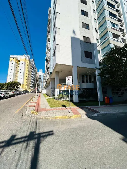 Foto 2 de Apartamento com 3 quartos à venda, 113m2 em Comerciário, Criciuma - SC