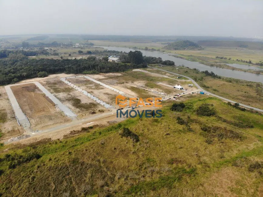 Foto 1 de Terreno / Lote à venda, 240m2 em Araquari - SC