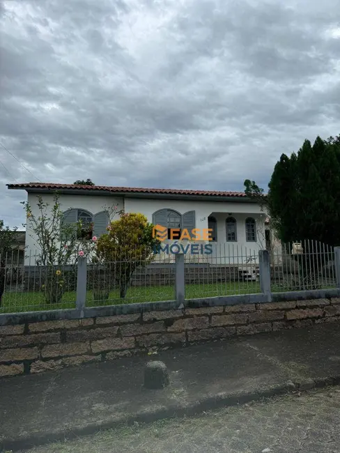 Foto 1 de Casa com 3 quartos à venda, 450m2 em Nossa Senhora da Salete, Criciuma - SC