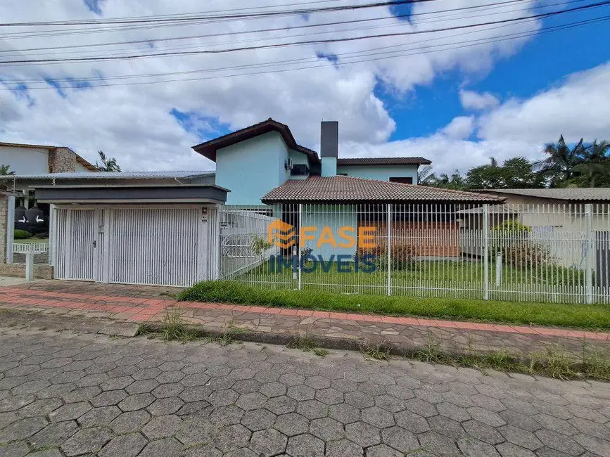 Foto 1 de Casa com 5 quartos à venda, 435m2 em Santa Bárbara, Criciuma - SC