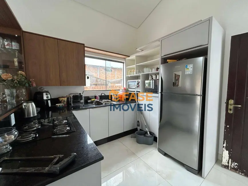 Foto 2 de Casa com 2 quartos à venda, 360m2 em Icara - SC