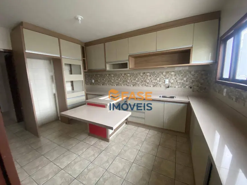 Foto 6 de Casa com 4 quartos à venda, 330m2 em Pinheirinho, Criciuma - SC