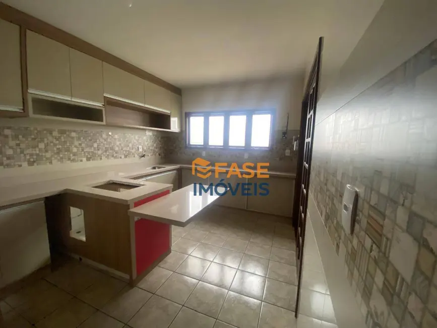 Foto 4 de Casa com 4 quartos à venda, 330m2 em Pinheirinho, Criciuma - SC