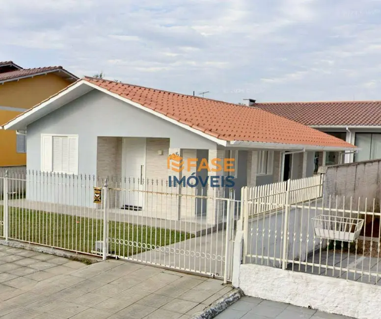 Foto 1 de Casa com 2 quartos à venda, 150m2 em Santa Luzia, Criciuma - SC
