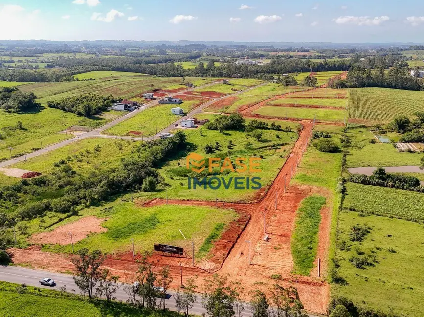 Foto 1 de Terreno / Lote à venda, 377m2 em Icara - SC