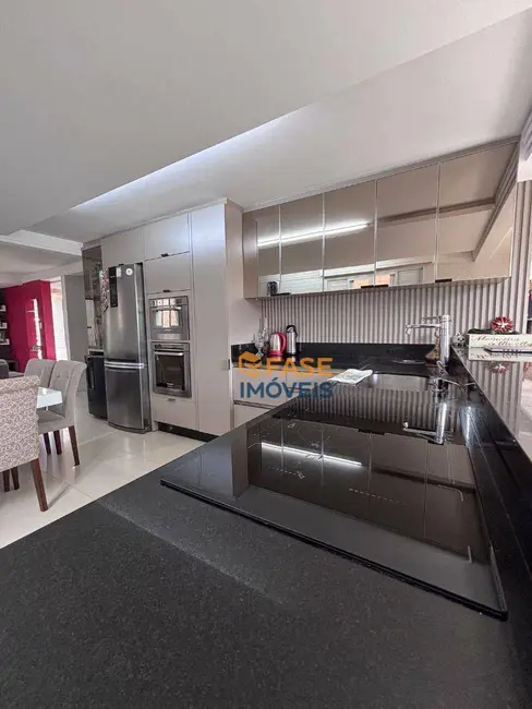 Casa com 4 quartos à venda, 480m2 em Fábio Silva, Criciuma - SC - imagem 9 Foto 9 de Casa com 4 quartos à venda, 480m2 em Fábio Silva, Criciuma - SC