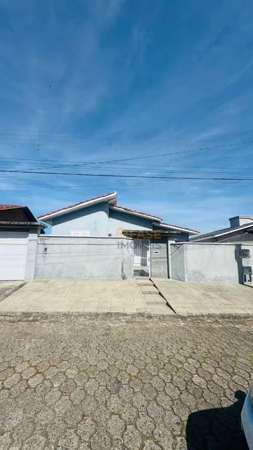 Foto 2 de Casa com 3 quartos à venda, 420m2 em Pinheirinho, Criciuma - SC