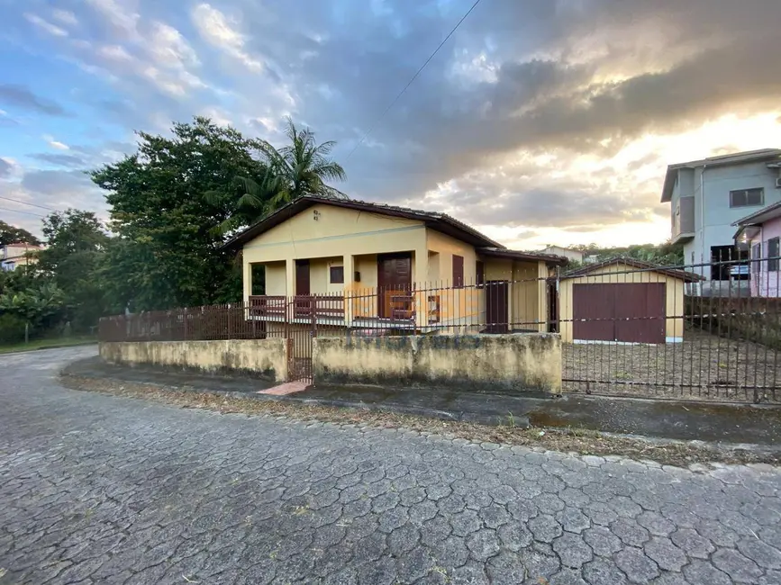Foto 1 de Terreno / Lote à venda, 495m2 em Laranjinha, Criciuma - SC