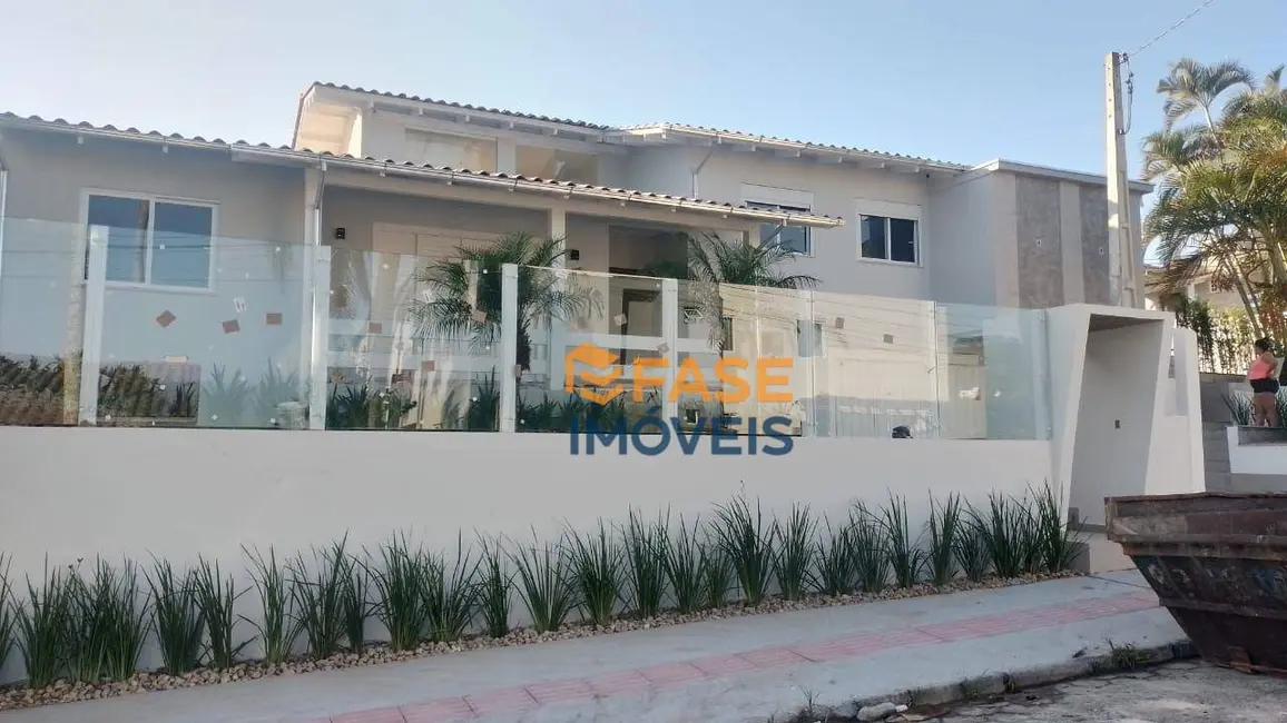 Foto 1 de Casa com 3 quartos à venda, 535m2 em Mina Brasil, Criciuma - SC