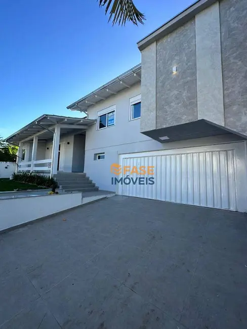 Foto 3 de Casa com 3 quartos à venda, 535m2 em Mina Brasil, Criciuma - SC