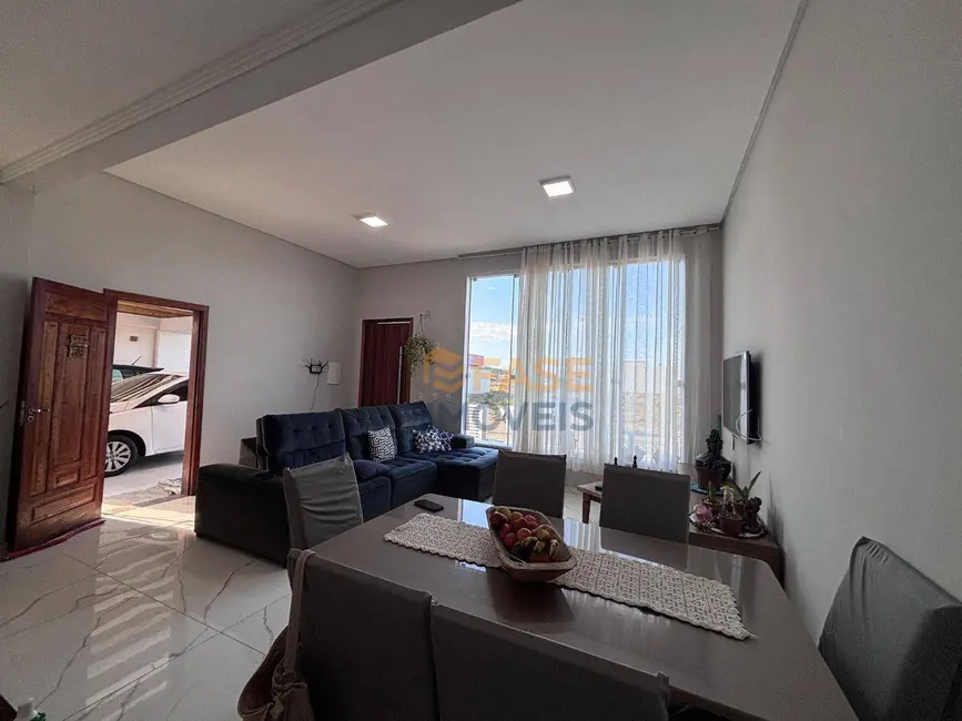 Foto 5 de Casa com 3 quartos à venda, 348m2 em Centro, Balneario Arroio Do Silva - SC