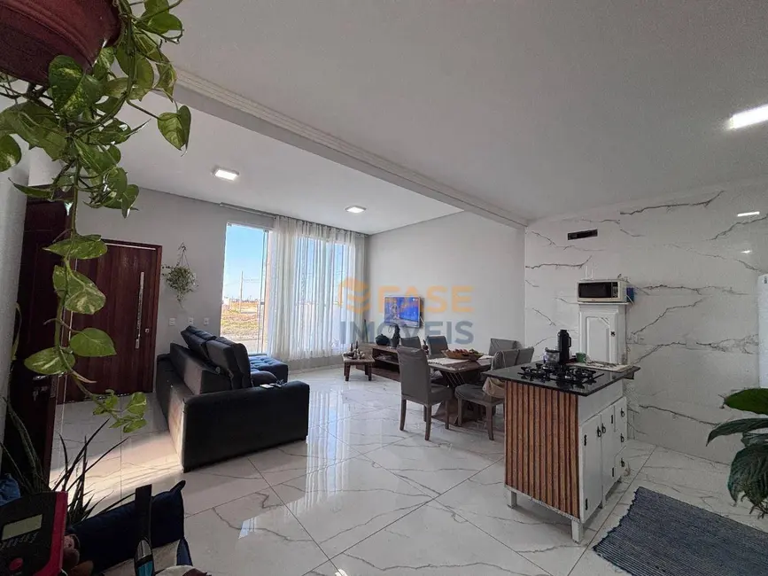 Foto 3 de Casa com 3 quartos à venda, 348m2 em Centro, Balneario Arroio Do Silva - SC