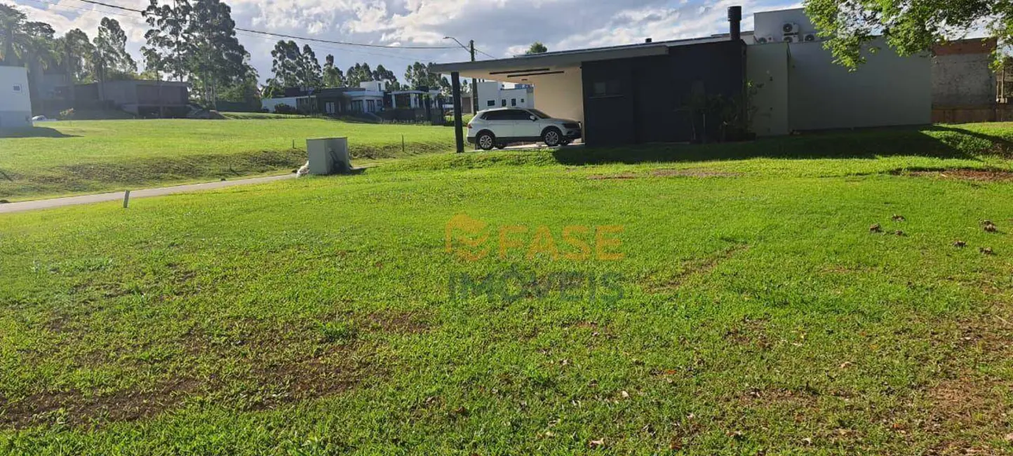 Foto 1 de Terreno / Lote à venda, 541m2 em Primeira Linha, Criciuma - SC