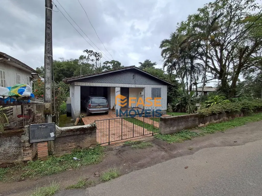 Foto 1 de Casa à venda, 940m2 em Criciuma - SC