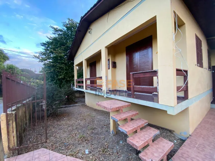 Foto 2 de Casa à venda, 495m2 em Laranjinha, Criciuma - SC