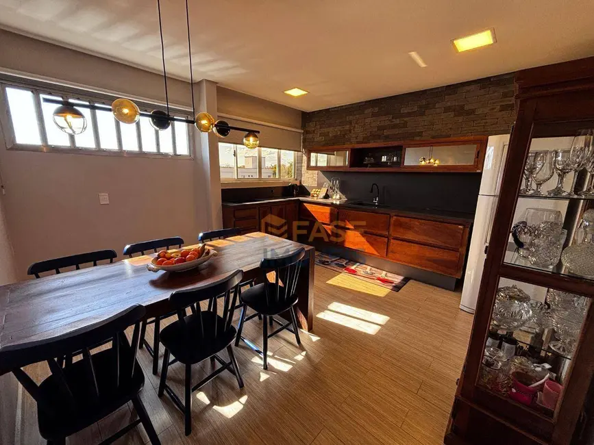 Apartamento com 2 quartos à venda, 85m2 em Universitário, Criciuma - SC - imagem 8 Foto 8 de Apartamento com 2 quartos à venda, 85m2 em Universitário, Criciuma - SC