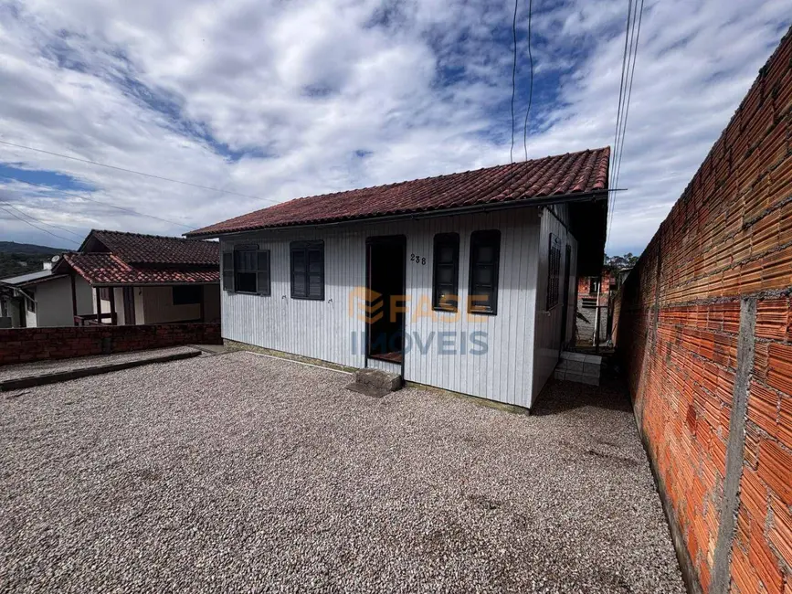 Foto 2 de Casa com 2 quartos à venda, 336m2 em Laranjinha, Criciuma - SC