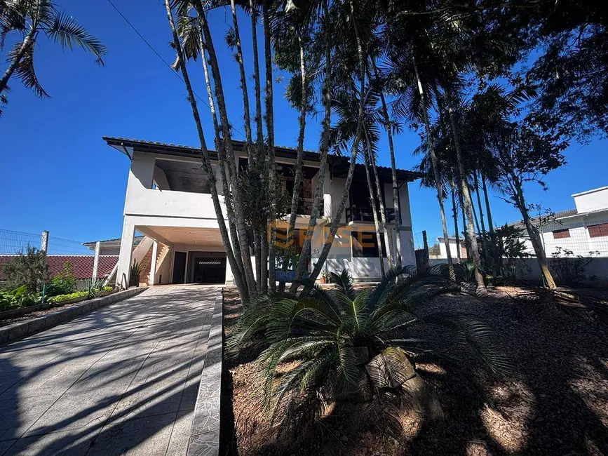 Foto 1 de Casa com 4 quartos à venda, 400m2 em Rio Maina, Criciuma - SC
