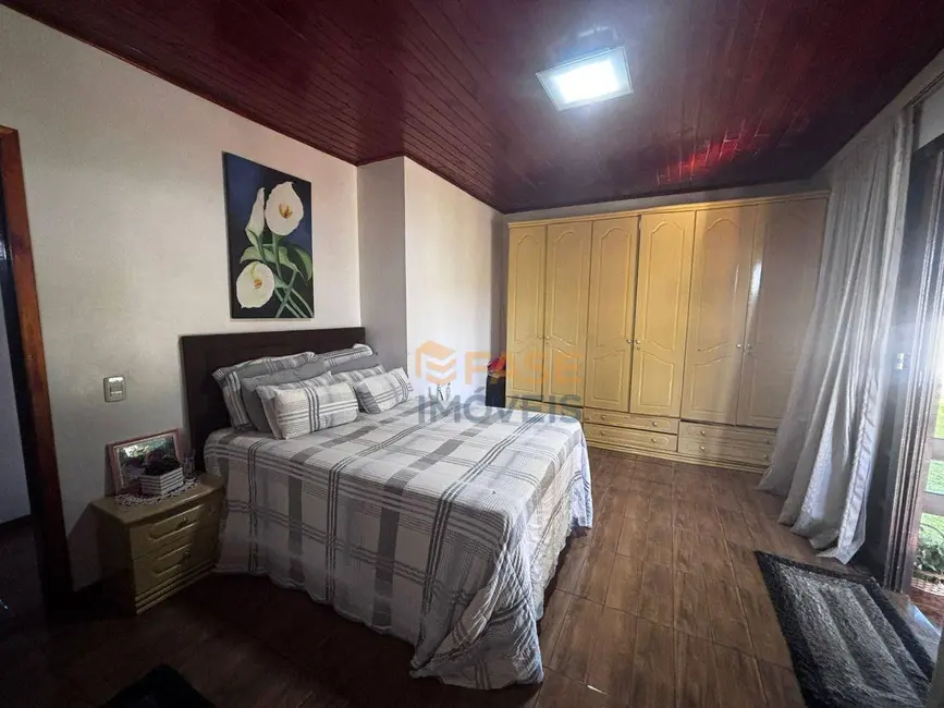 Foto 9 de Casa com 4 quartos à venda, 400m2 em Rio Maina, Criciuma - SC