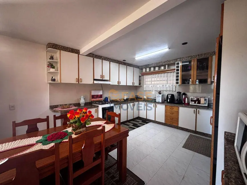 Foto 6 de Casa com 4 quartos à venda, 400m2 em Rio Maina, Criciuma - SC