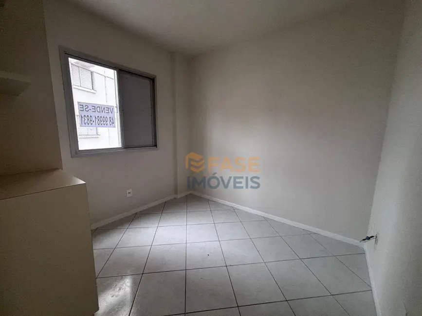 Foto 8 de Apartamento com 3 quartos à venda, 79m2 em Centro, Criciuma - SC