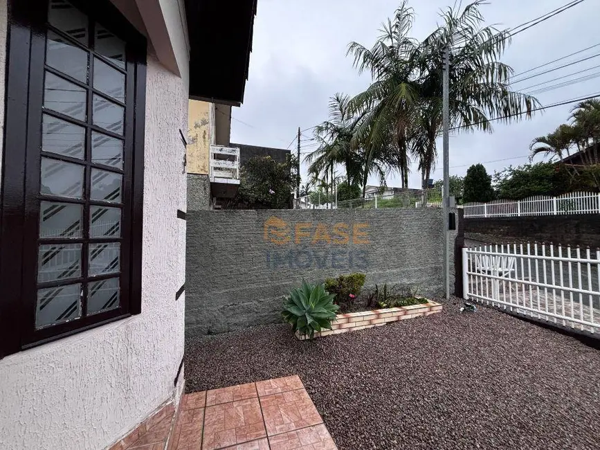 Foto 3 de Casa com 3 quartos à venda, 364m2 em Vila Isabel, Criciuma - SC