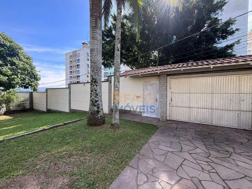 Foto 2 de Terreno / Lote à venda, 462m2 em São Luiz, Criciuma - SC