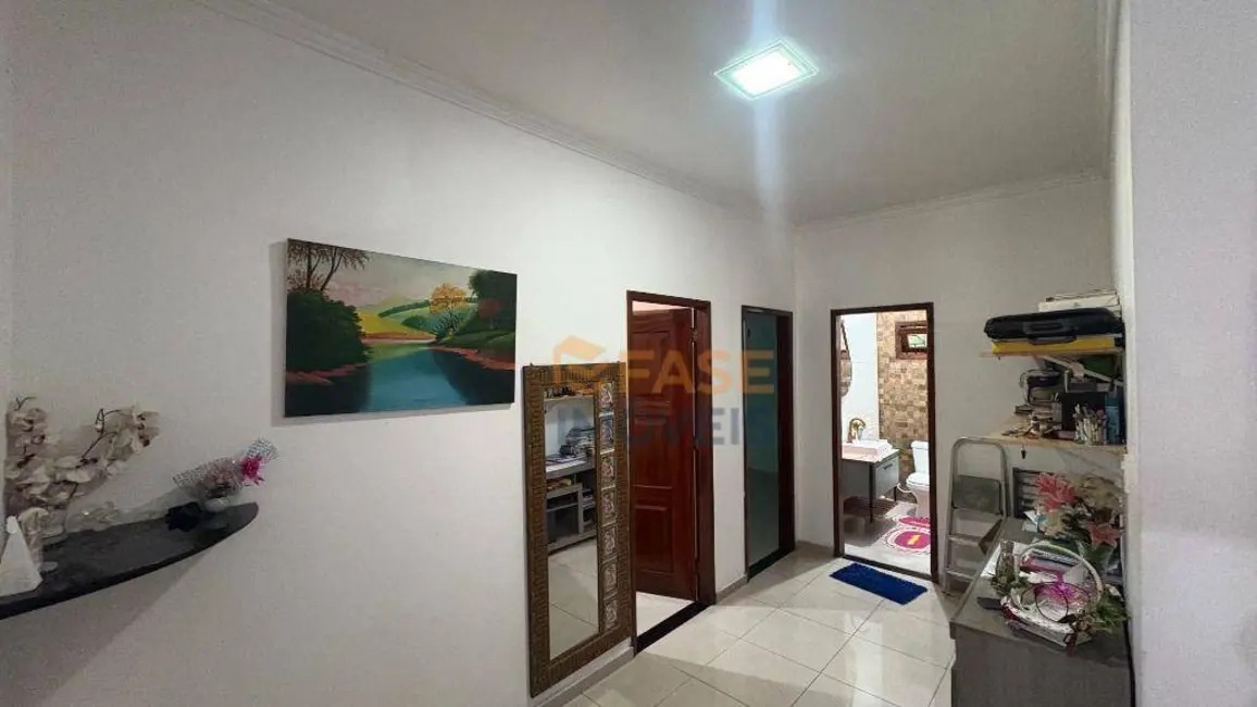 Casa com 3 quartos à venda, 640m2 em Águas Lindas, Ananindeua - PA - imagem 5 Foto 5 de Casa com 3 quartos à venda, 640m2 em Águas Lindas, Ananindeua - PA