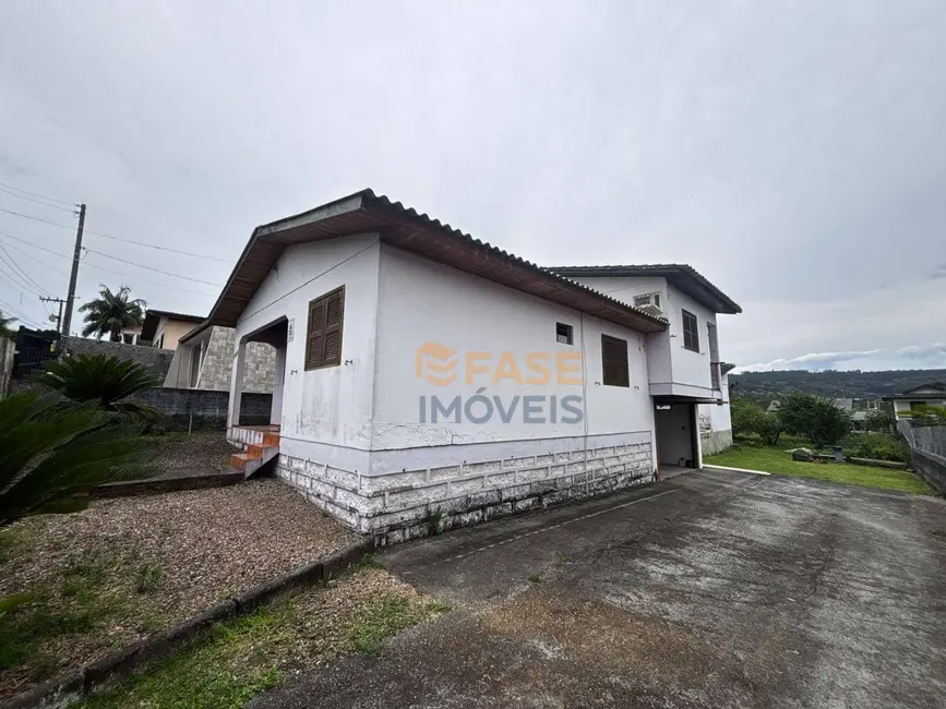 Foto 4 de Casa com 4 quartos à venda, 392m2 em Rio Maina, Criciuma - SC