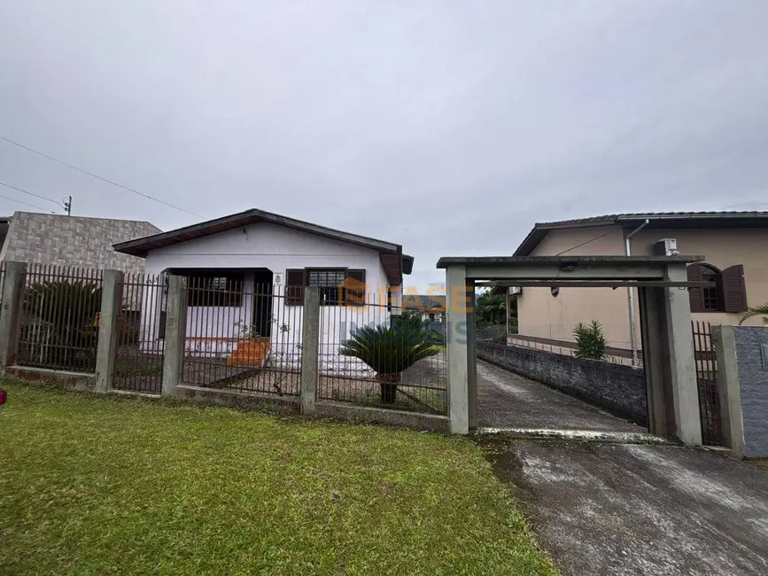 Foto 1 de Casa com 4 quartos à venda, 392m2 em Rio Maina, Criciuma - SC