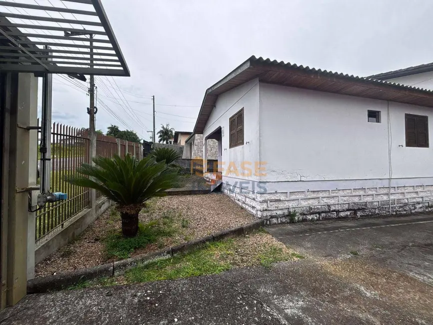 Foto 3 de Casa com 4 quartos à venda, 392m2 em Rio Maina, Criciuma - SC