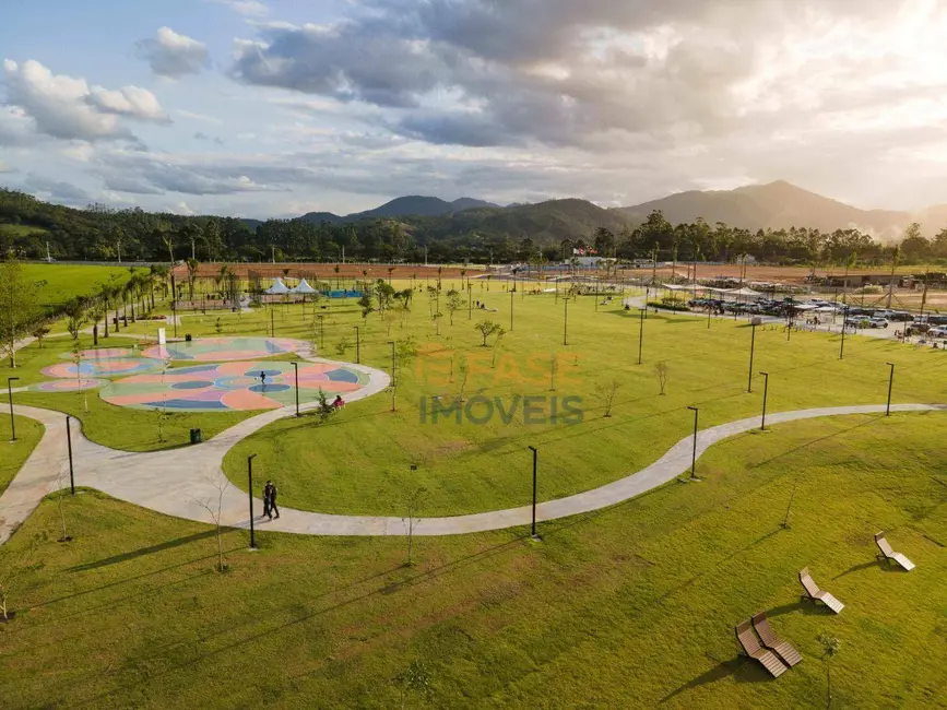 Foto 5 de Terreno / Lote à venda, 260m2 em Tijucas - SC