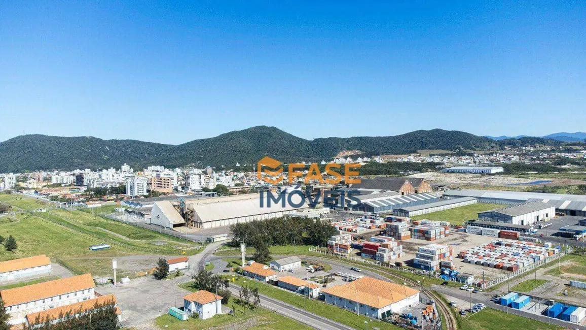 Foto 3 de Terreno / Lote à venda, 1465m2 em Centro, Imbituba - SC