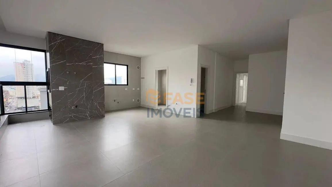 Foto 1 de Apartamento com 3 quartos à venda, 126m2 em Meia Praia, Itapema - SC