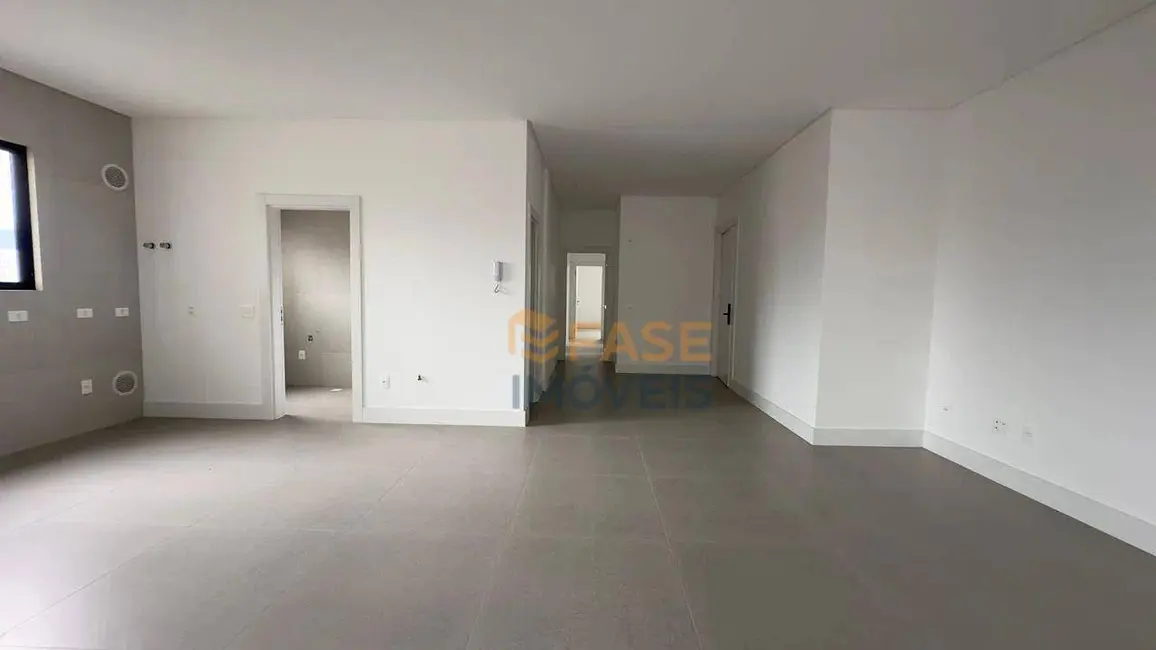 Foto 3 de Apartamento com 3 quartos à venda, 126m2 em Meia Praia, Itapema - SC