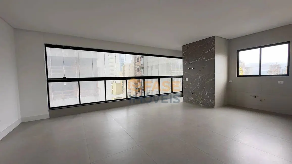 Foto 6 de Apartamento com 3 quartos à venda, 126m2 em Meia Praia, Itapema - SC