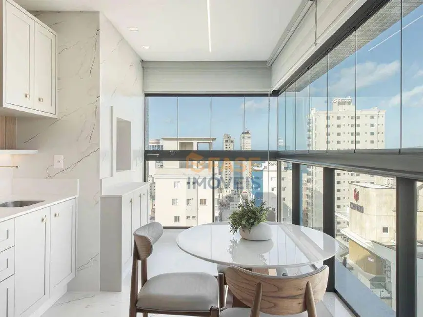 Foto 1 de Apartamento com 3 quartos à venda, 114m2 em Meia Praia, Itapema - SC