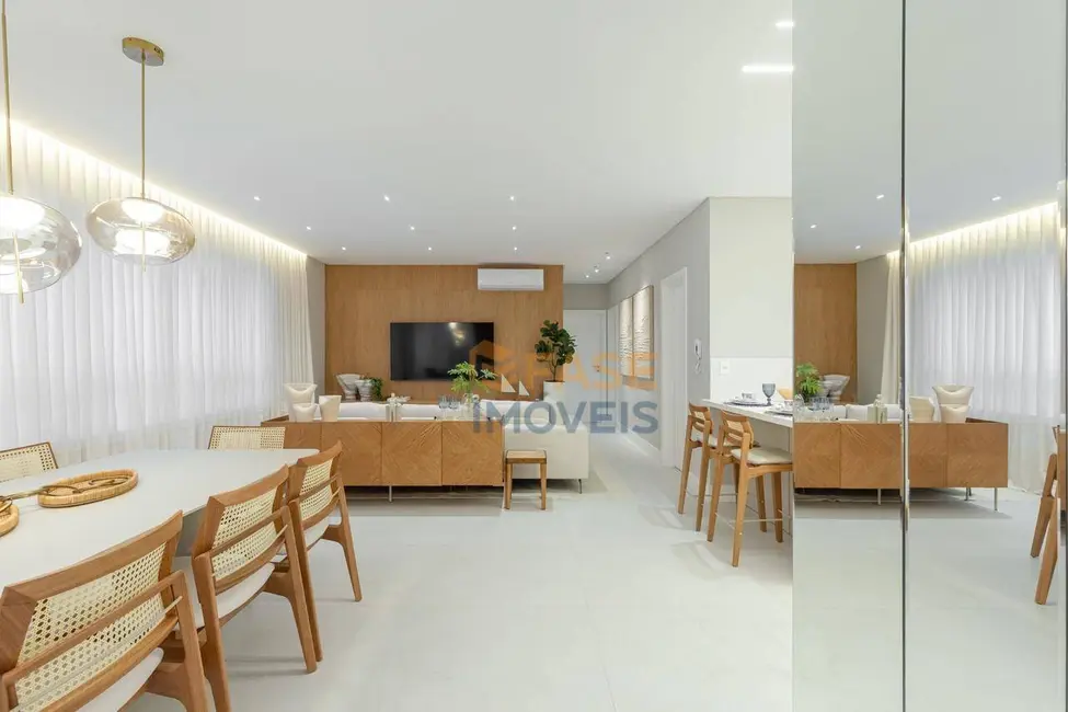 Foto 4 de Apartamento com 3 quartos à venda, 123m2 em Meia Praia, Itapema - SC