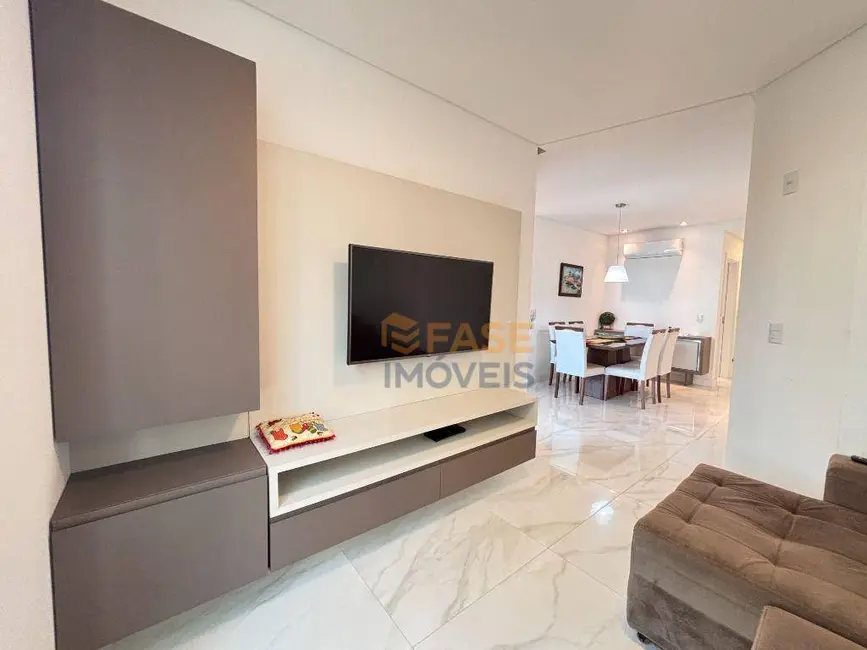Apartamento com 2 quartos à venda, 84m2 em Meia Praia, Itapema - SC - imagem 2 Foto 2 de Apartamento com 2 quartos à venda, 84m2 em Meia Praia, Itapema - SC