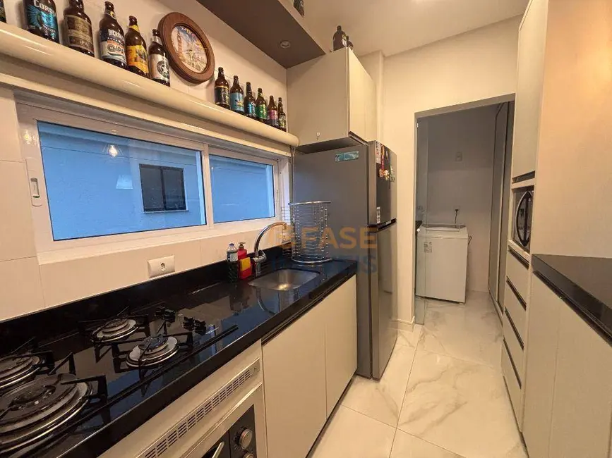 Foto 6 de Apartamento com 2 quartos à venda, 84m2 em Meia Praia, Itapema - SC