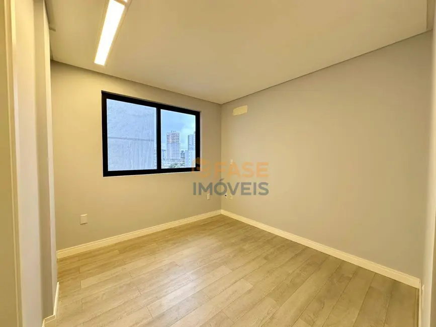 Foto 8 de Apartamento com 3 quartos à venda, 163m2 em Meia Praia, Itapema - SC