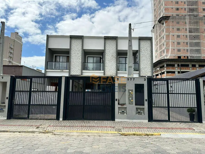Foto 2 de Sobrado com 2 quartos à venda, 128m2 em Itapema - SC